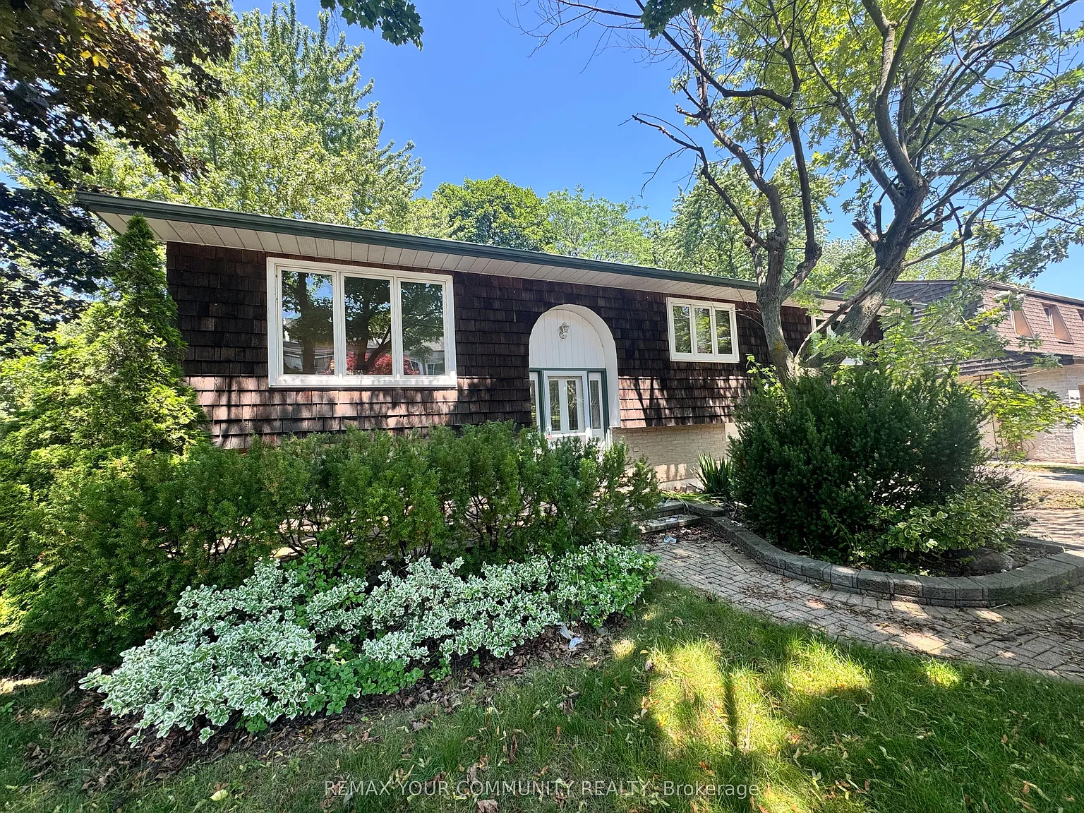 4 bed, $4,000 — Photo 2