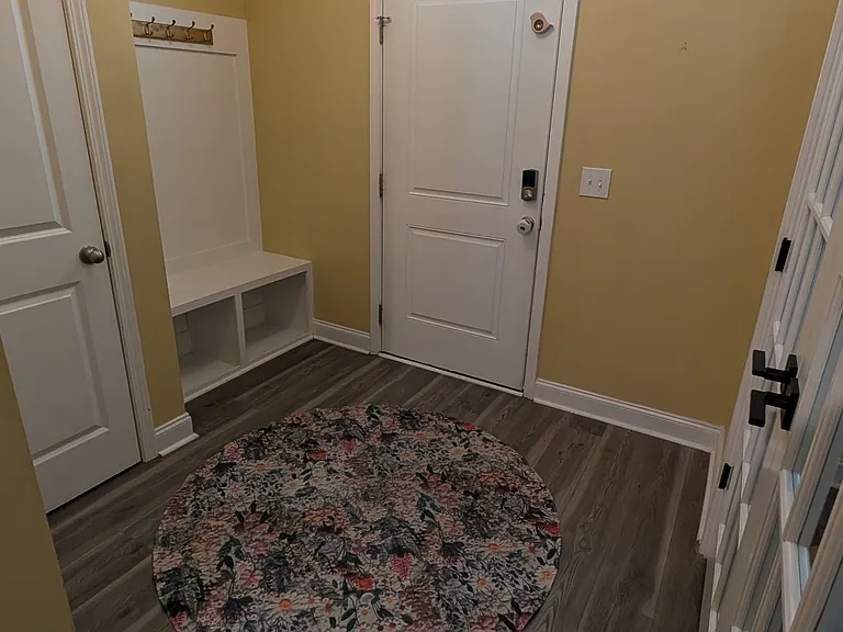 170 Lakeview Dr — Photo 6