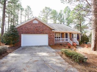 8 Moore Dr, Pinehurst, NC 28374