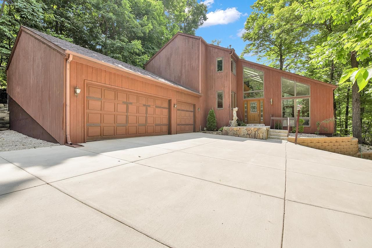 16645 Tanglewood DRIVE, Brookfield, WI 53005 | MLS #1928238 | Zillow