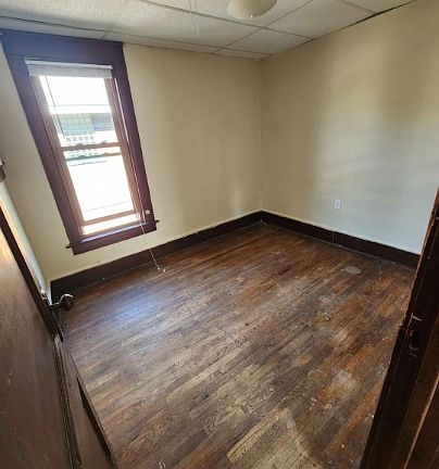 5th image of 635-637 W 5th St #2