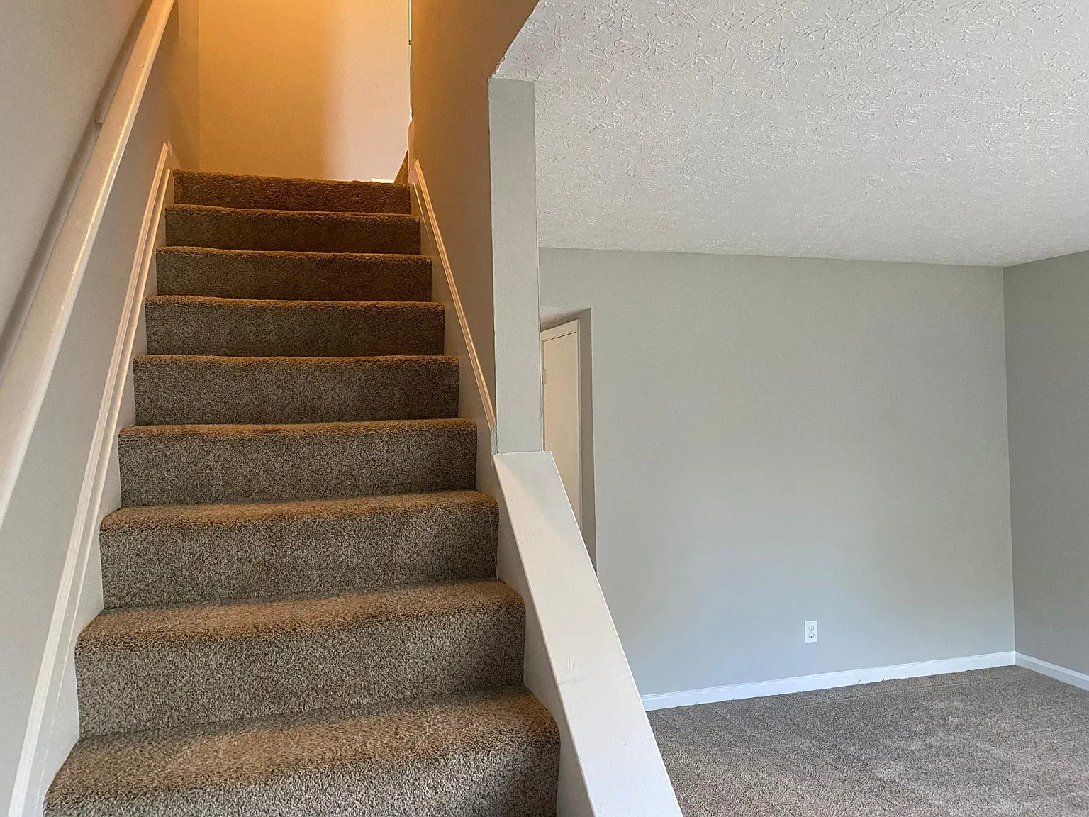425 Lakewood Dr SW — Photo 4
