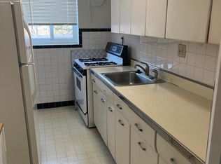 9020 Eager Rd #2A, Saint Louis, MO 63144