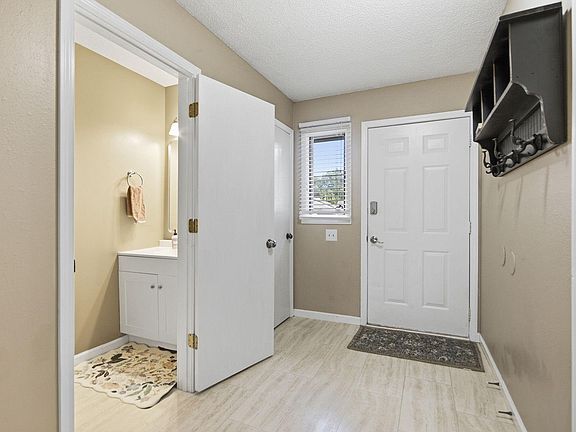 3rd image of 461 Foxfire Dr