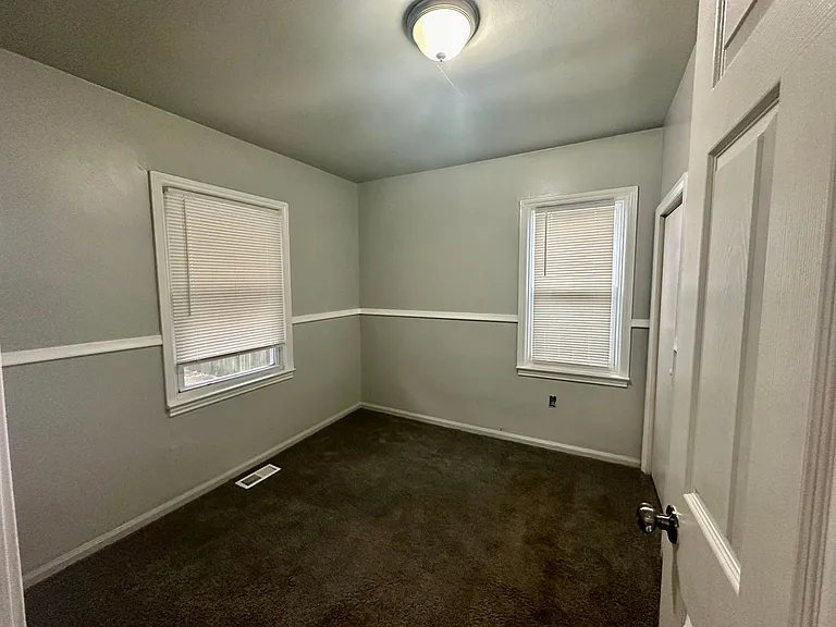 8133 Timken Ave — Photo 7