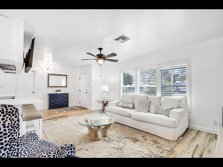 609 Oak Ter — Photo 8
