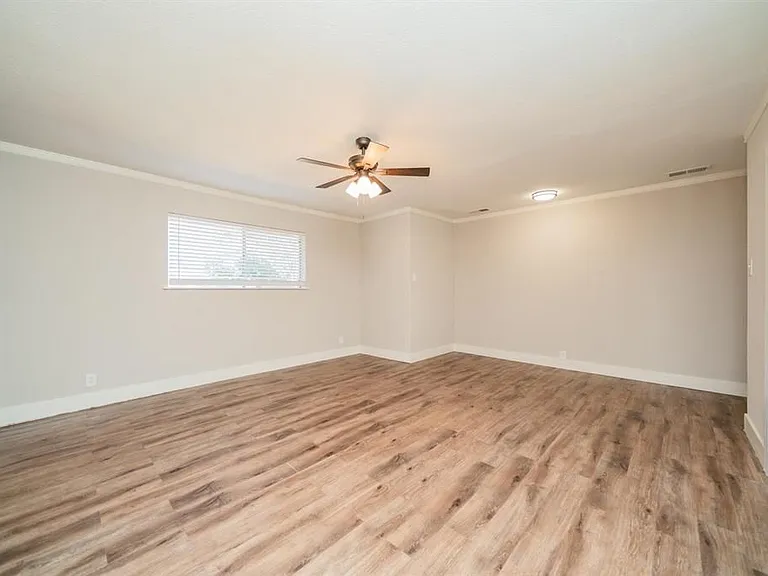112 E Fairlane Dr — Photo 20