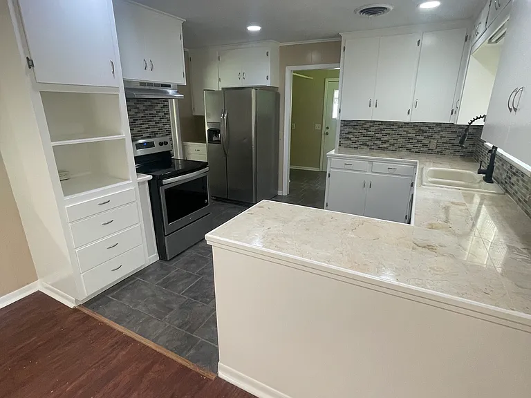 1401 S Broadmoor Dr — Photo 8