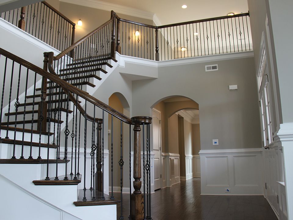 WOW!  What an entrance!