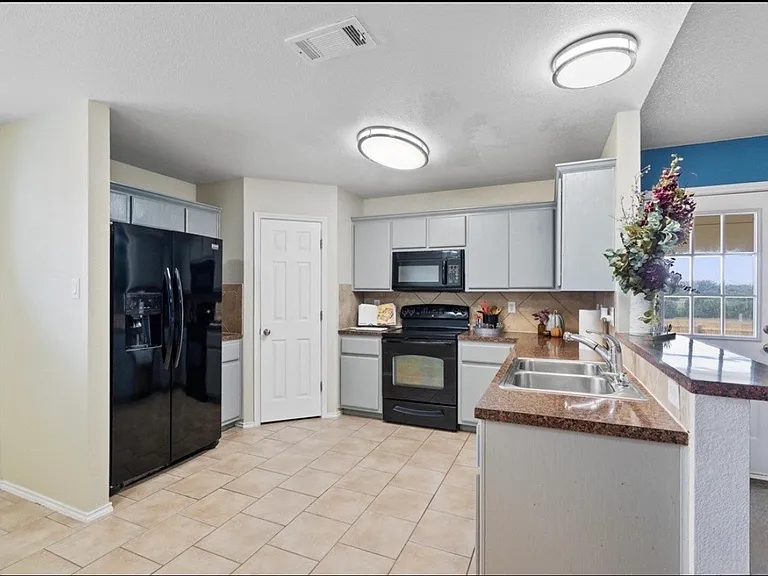 1205 Marlee Cir — Photo 22