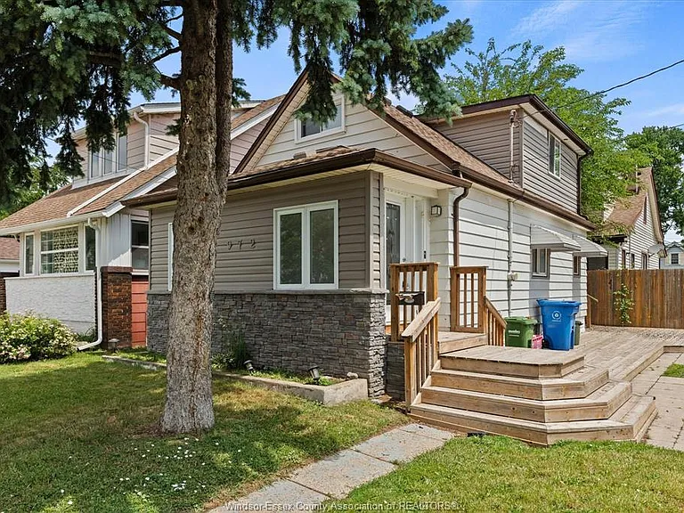 972 Wellington Ave #MAIN — Photo 3