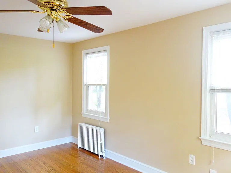 8206 Greenwood Ave — Photo 13
