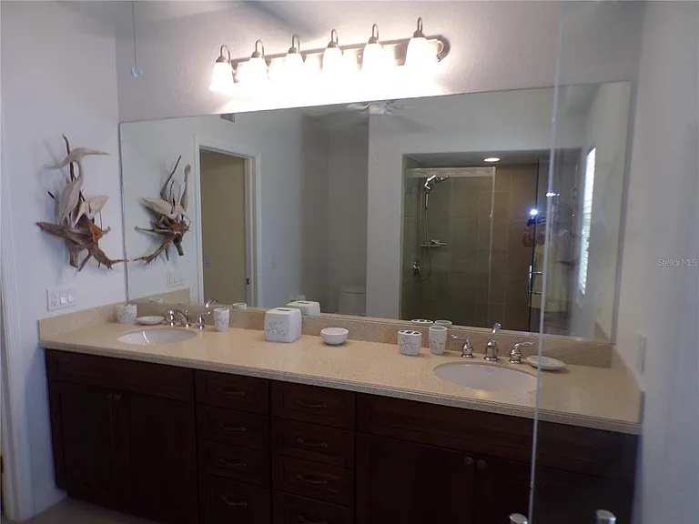 101 N Marion Ct #114 — Photo 26