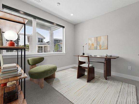 4th image of 815 Promenade Drive