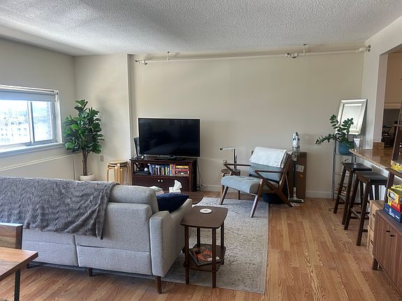 3rd image of 872 Massachusetts Ave APT 0804