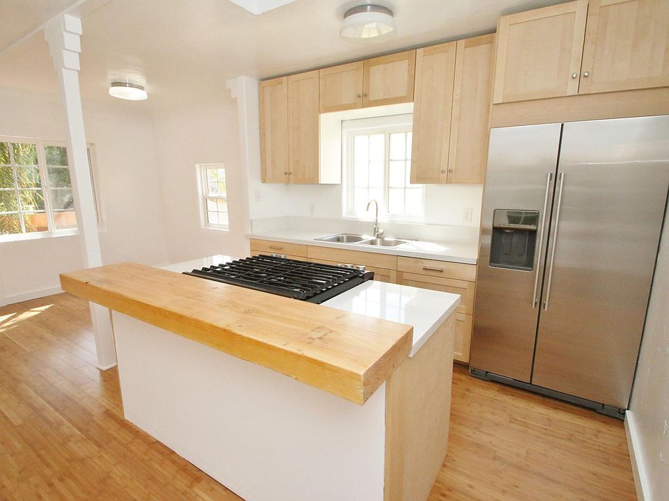 1st image of 2009 Valley St