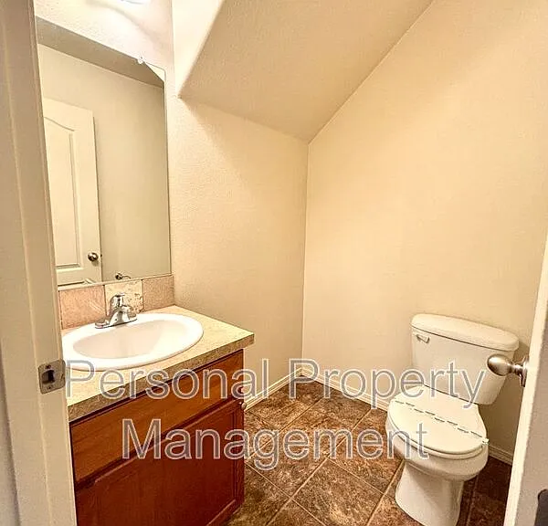 3407 NW 47th Dr — Photo 8