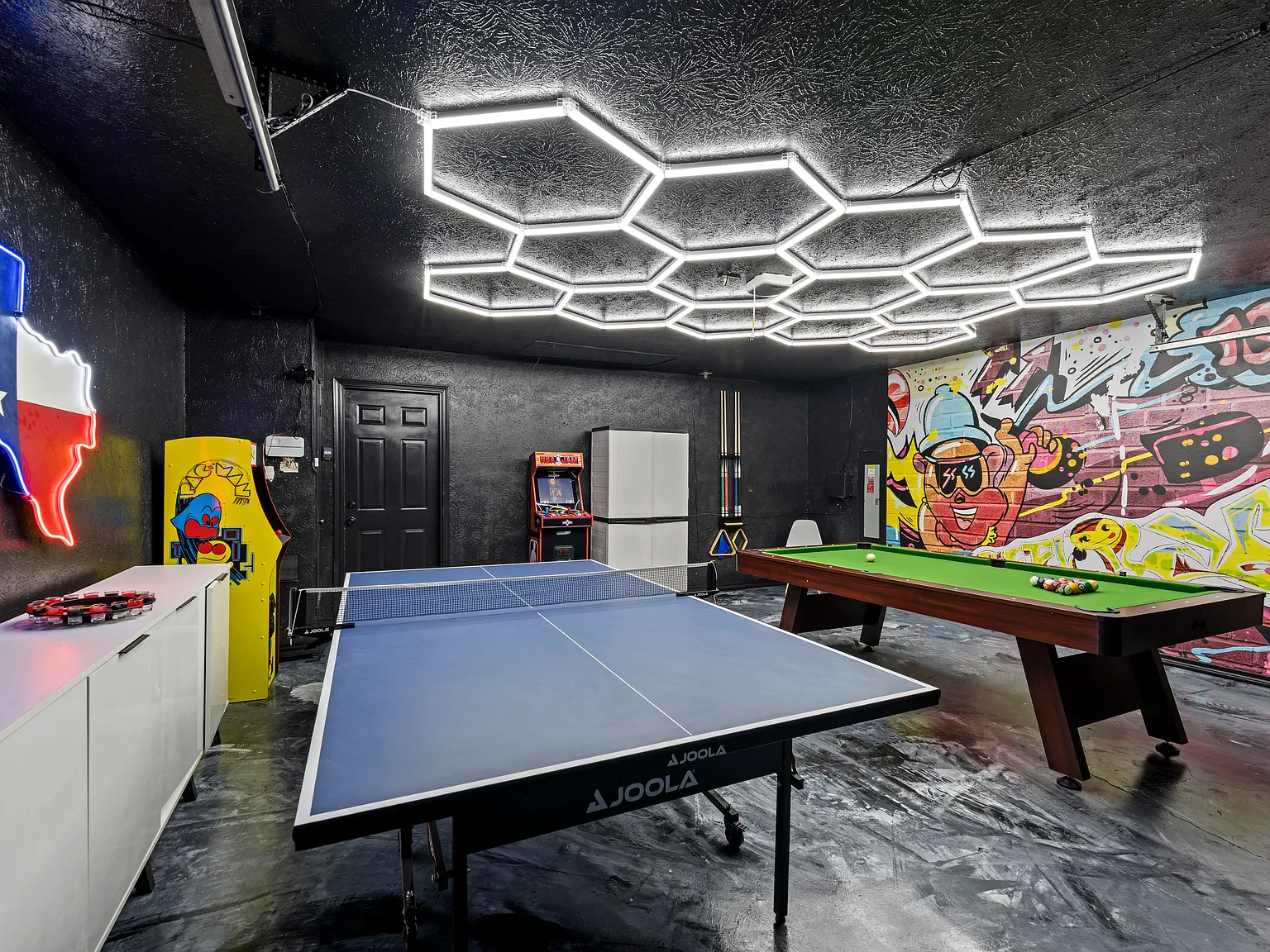5 bed, 2500 sqft, $8,500 — Photo 4