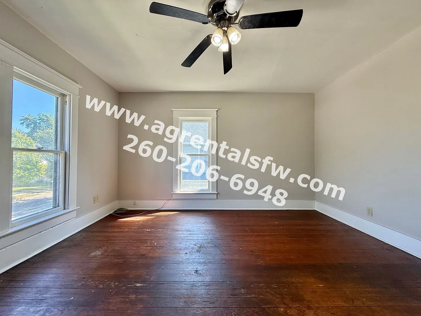 1002 Columbia Ave — Photo 3