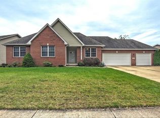 1190 Stillwater Pkwy, Crown Point, IN 46307