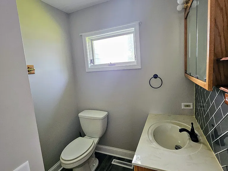 203 N Page St — Photo 18