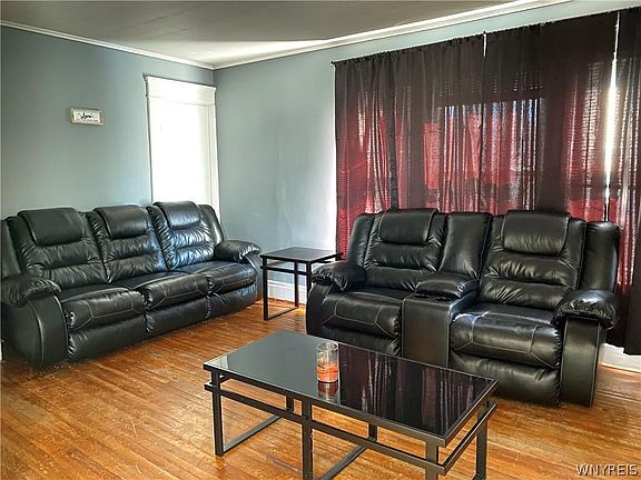 5th image of 272 Crowley Ave