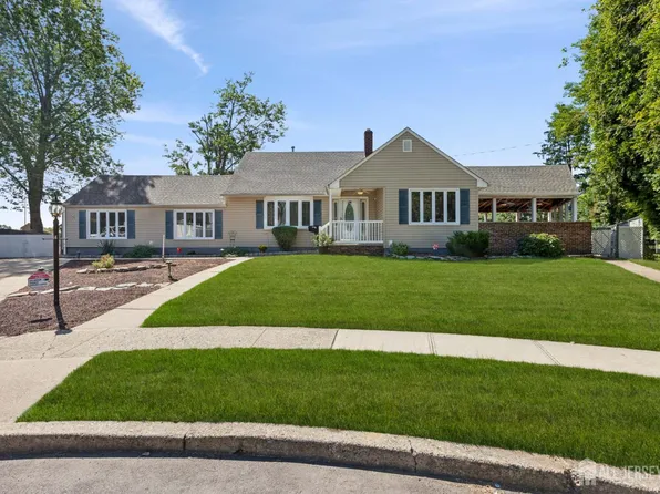 14 Beth Ct, Spotswood, NJ 08884
