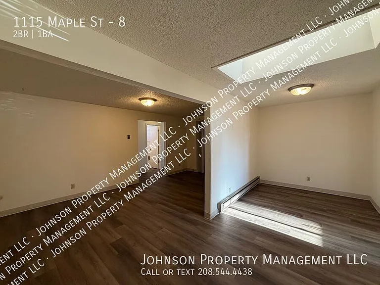 1115 S Maple St #8 — Photo 3