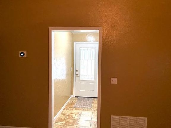 4th image of 6060 Barnes Dr
