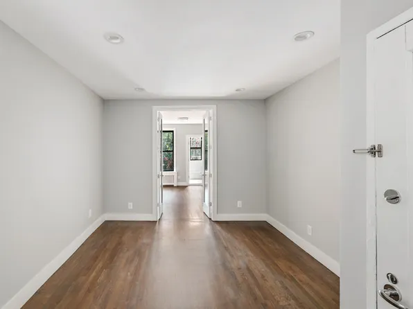 516 East 88th Street image 1 of 7