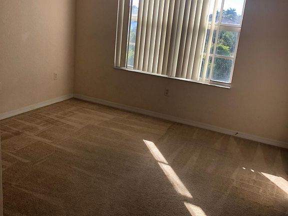 5th image of 146 SW Peacock Blvd #202