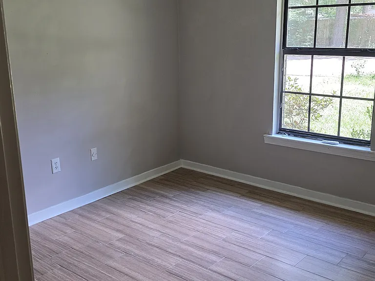 202 Bent Creek Cir S — Photo 8