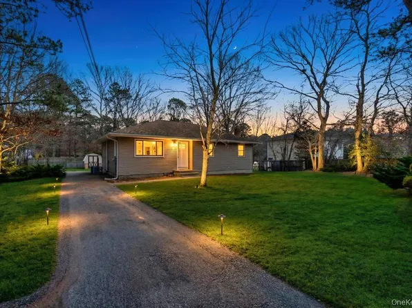 350 Brookhaven Avenue, Riverhead, NY 11901