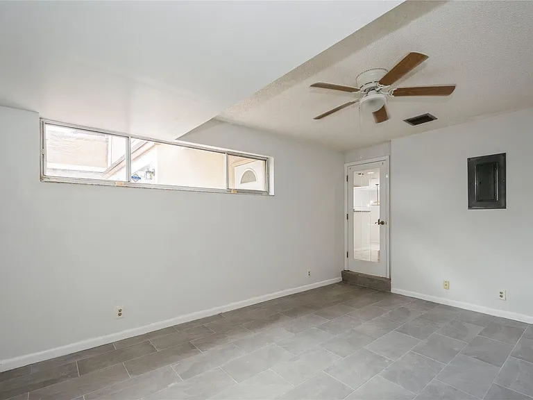 8208 NW 8th Pl — Photo 13