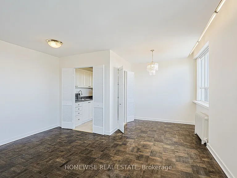 485 Kingston Rd #902 — Photo 6
