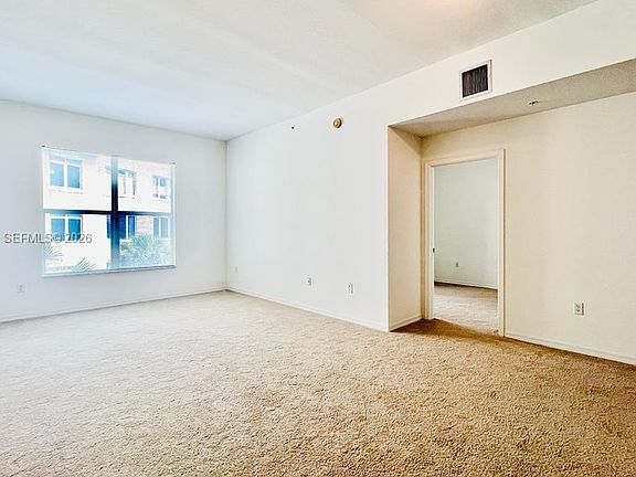 4th image of 1209 Main St APT 315