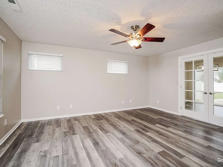6262 Albany Way Dr — Photo 9