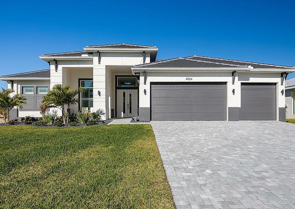 1st image of 4924 SW 20th Ave