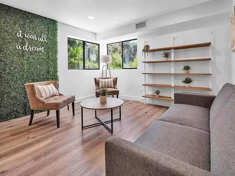 3550 Laketree Dr — Photo 4