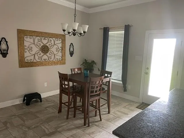 3 bed, 1629 sqft, $2,000 — Photo 4