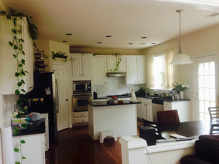 735 Mayfair Ct — Photo 7