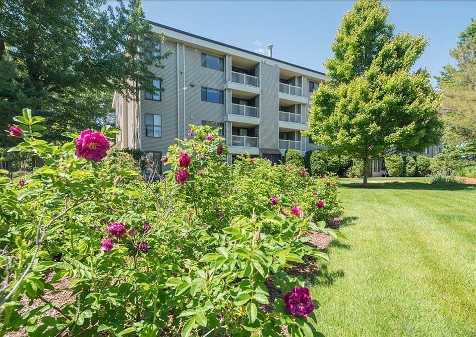 1st image of 255 North Rd Unit 158