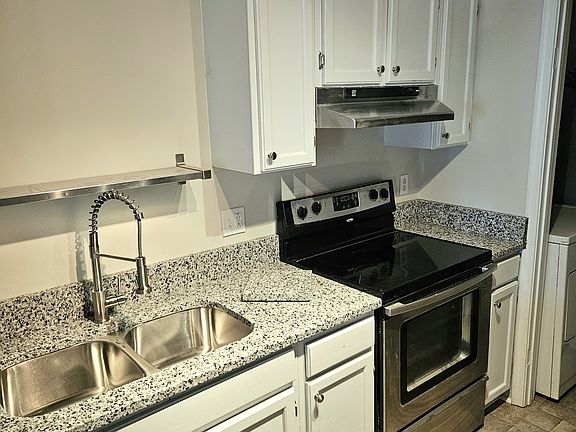 5th image of 3854 Buchanan Dr