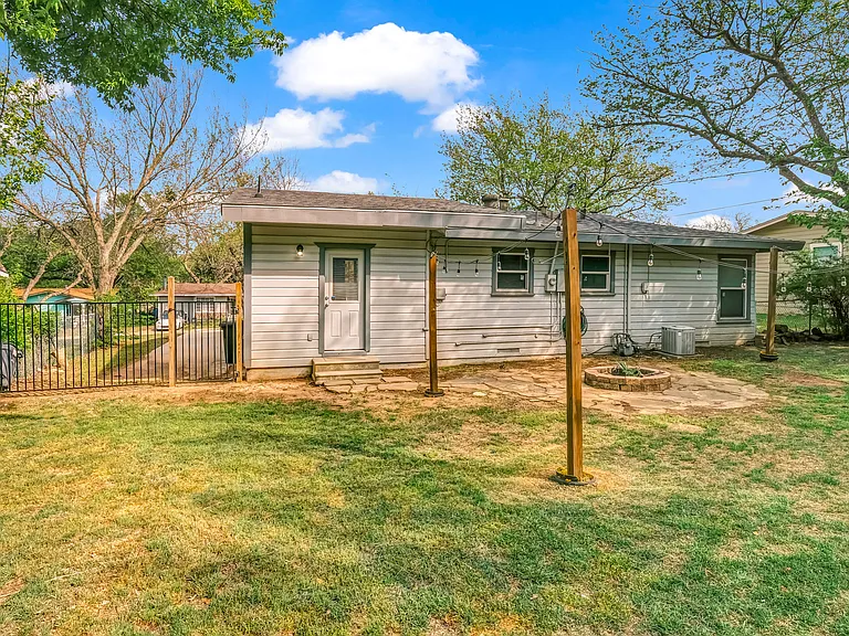 1220 S Lamar St — Photo 19