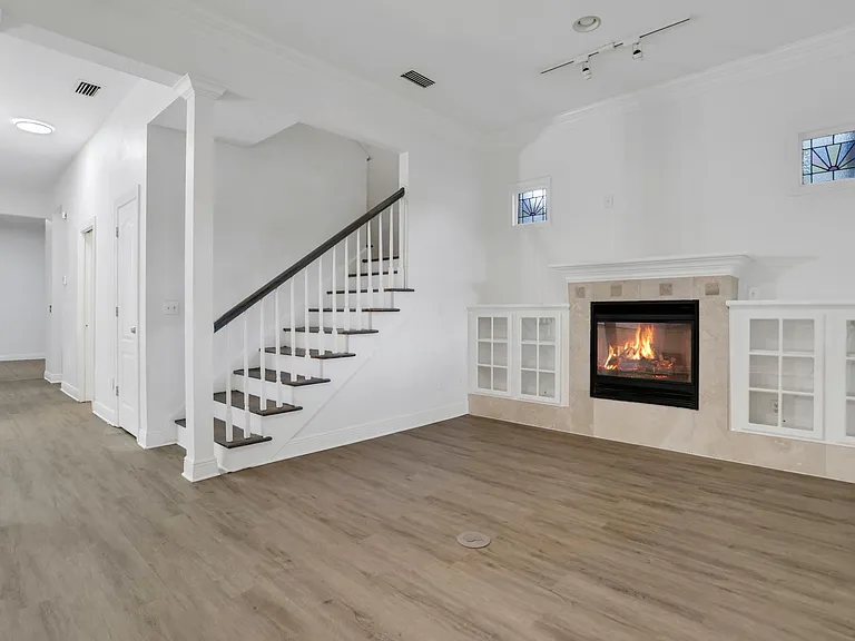 148 S Thornton Ave — Photo 13