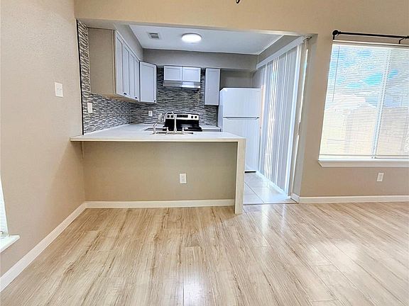 5th image of 12955 Wirevine Ln