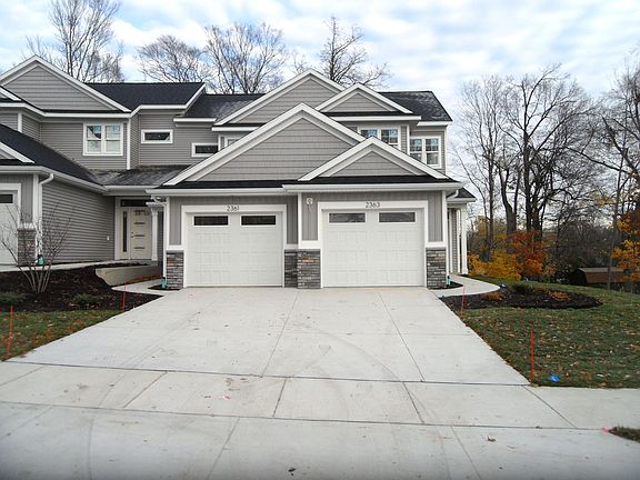 3rd image of 2357 Watertown Way NE
