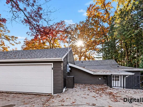832 Graham Lake Ter, Battle Creek, MI 49014