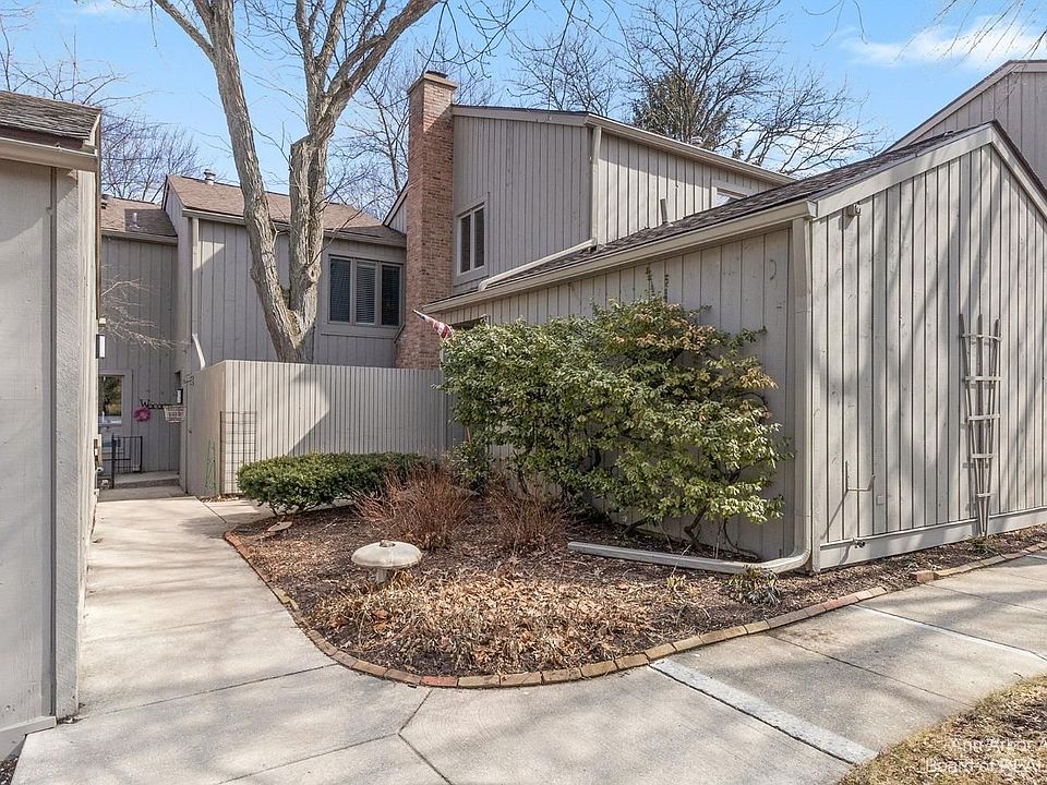 1st image of 2206 Applewood Ct