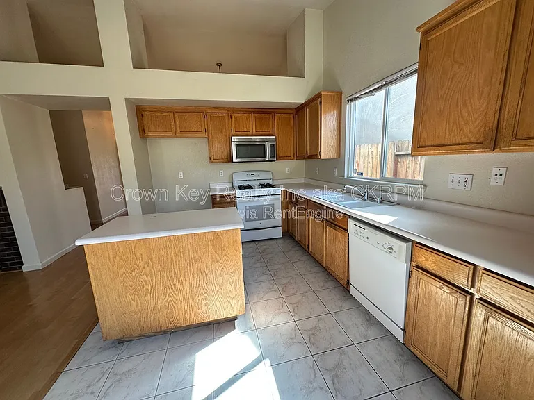 1720 Alcira Nunez St — Photo 8